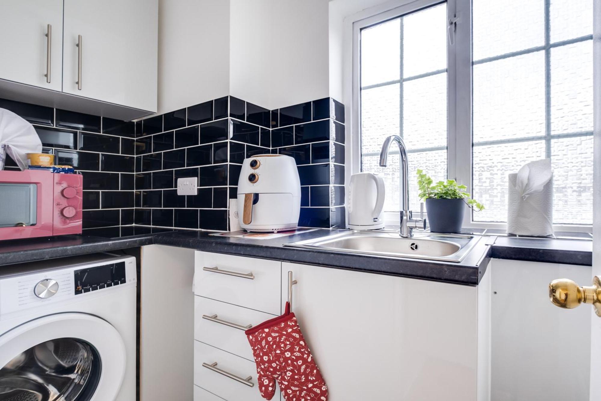 Tube - 10 Min Walk, Wembley Stadium - 20 Min By Bus, Pet Friendly, Free Parking, Flat 5 Edgware Exterior photo